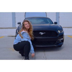 Meet your Posher, Kayla